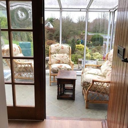 Bed and Breakfast Ponders End à Newport  Extérieur photo
