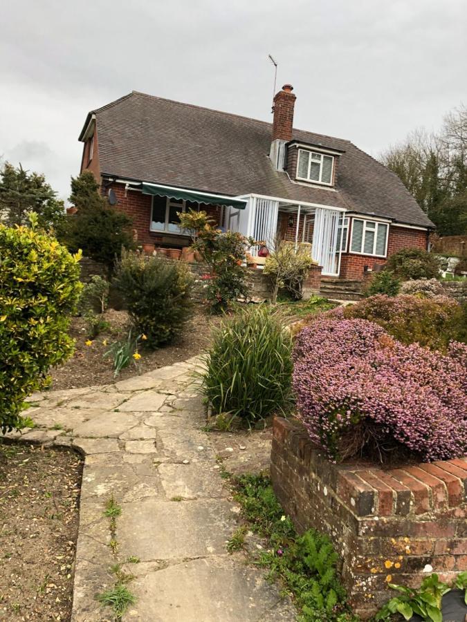 Bed and Breakfast Ponders End à Newport  Extérieur photo
