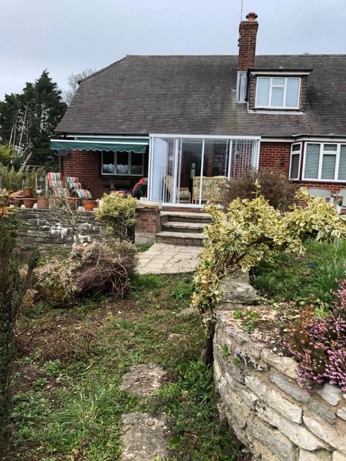 Bed and Breakfast Ponders End à Newport  Extérieur photo