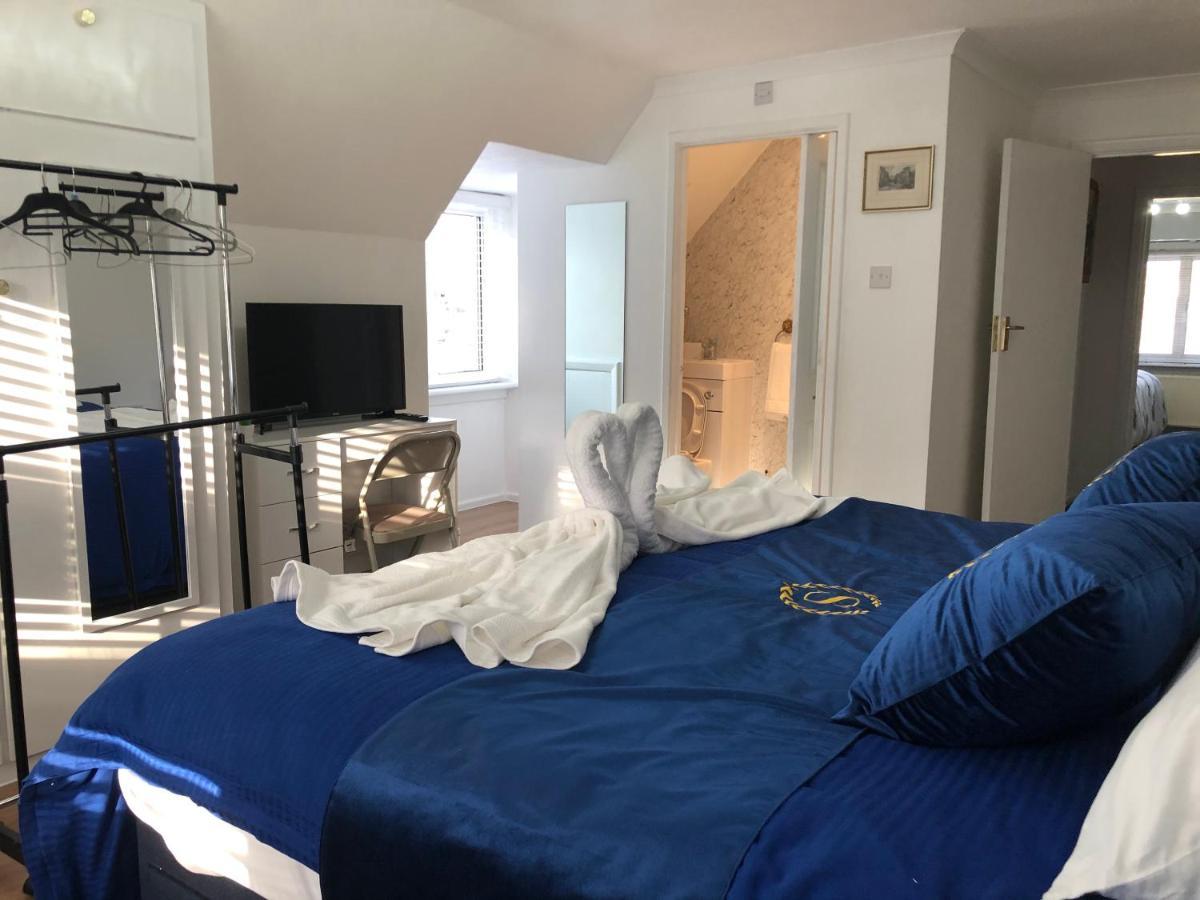 Bed and Breakfast Ponders End à Newport  Extérieur photo